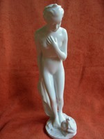 Fehér herendi porcelán királylány  békával szobor