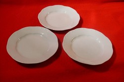 3 db fehér Zsolnay süteményes tányér barokkos szegéllyel