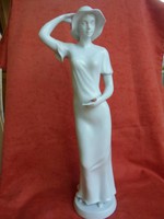Jelzetlen hollóházi porcelán kalapos hölgy szobor