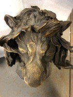 Eladó szignózott bronz oroszlán