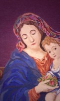 Szűz Mária Jézussal : tűgobelin barokk aranyfestéses keretben Tipoen gobelin