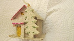 Karácsonyfadísz ház- papirmasé dísz antik