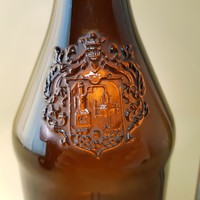 Alkohol lepárló címeres barna likőrösüveg (540)