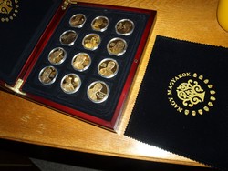 Nagy Magyarok aranyozott érmék