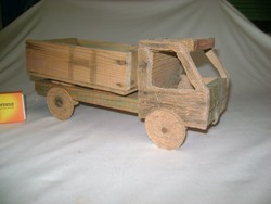 Retro játék teherautó fából - kézi munka