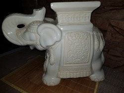 Hófehér porcelán elefánt virágtartó