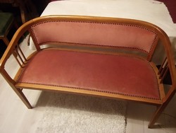Antik szecessziós kis kanapé vagy pad kényelmes rugós üléssel 