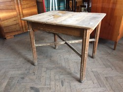 Vintage régi fenyő étkezőasztal hosszabbítható asztal