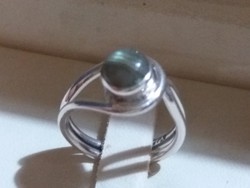 Ezüst gyűrű labradorit kővel