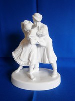 Fehér Herendi porcelán figura: Húsvéti locsolkodó pár, népviseletes fiú és lány