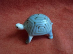 Aquincumi aqva porcelán teknős figura