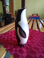 Hollóházi pingvin váza.