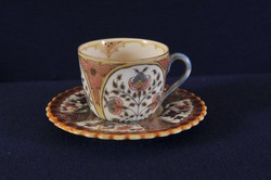 Gyönyörű Zsolnay csésze, historizáló stílusú, restaurált