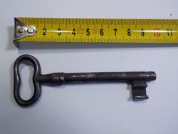 Régi fém kulcs , pincekulcs , kapukulcs  48., 