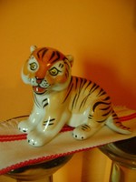 Lomonoszovi tigriskölyök  nagyon ritka porcelán figura vitrin állapotban