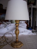 Provence-i asztali lámpa jellegzetes francia vidéki stílusban