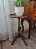 Régi elegáns tömör fa virágtartó asztalka