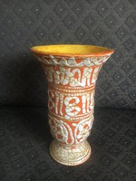 Gorka Géza csodálatos váza, hímzésmintával írókázott