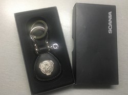 Minőségi bőr Scania kulcstartó+ táska  eredeti, új dobozában