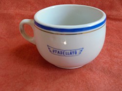 Zsolnay porcelán "Utasellátós" csésze 