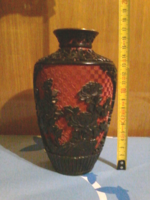 Óriási kínai faragott cinóber váza - 17 cm  magas - fekete és vörös keleti ritkaság