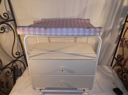 It can also be used as a bedside table based on the size of a changing table - toy - German - large!