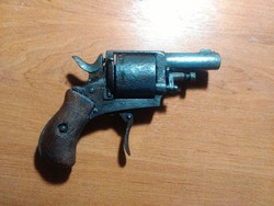 Antik revolver 