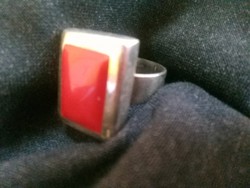 Ezüst gyűrű piros kovel