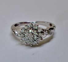 Szép 0.3ct brill arany gyűrű 