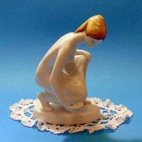 Hollóházi porcelán vízmerítő hölgy világoskék ruhás
