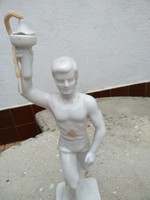 Porcelán szobor