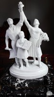Minimális darabszámban készült Herendi Alkotmány szocreál porcelán szoborcsoport 