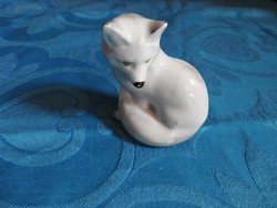 Fehér róka - porcelán figura - jelzés nélkül