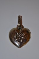 Heart pendant decorated with alpine beech