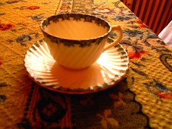 Angol bordás  kialakítással porcelánfajansz  csésze és csészealj 