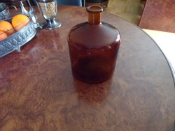 Nagy régi öblös barna patika üveg