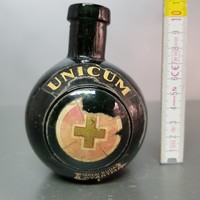 "Zwack J. és Társai Unicum Budapest" kis sötétzöld, címkés likőrösüveg (642)