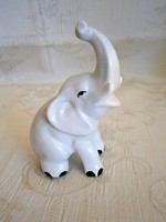Aquincumi porcelán: nagyon szép szerencse-hozó elefánt