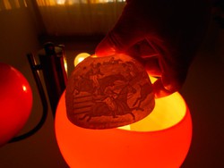 Litofán porcelán lámpabú-minta hátulról megvílágítva látható