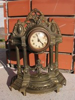 LEÁRAZVA !  Sárgaréz, mechanikus - francia szerkezetű kandalló - asztali óra.