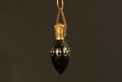 1860. Bieder Parfümös Üveg Festett Aranyozott Zománc Rátét Réz Szerelékkel 7cm Biedermeier Antik