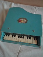 Antik játék zongora