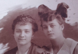 1917. eredeti DISKAY  fotó, fénykép,fotográfia, levelező-lap. - Margit és Gabi emlék fotója