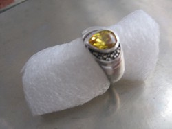 Ezüst gyűrű citrinnel markazittal
