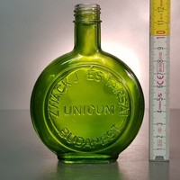 "Zwack J. és Társai Unicum Budapest" világoszöld laposüveg (656)