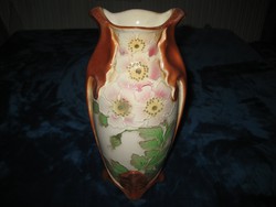 Keller & Guerin  , majolika  váza , visszafogott színekkel   a szecesszió korából  13 x 28  cm !!