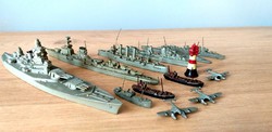 Wiking modell fém csatahajók és repülők 1950-es évekből 