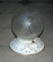 Porcelán - metszett üveg fali vagy mennyezeti lámpa a múlt század elejéről