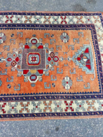 Régi azerbajdzsáni kézi csomózású szőnyeg