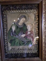 45 x 35 cm-es keretben  Szent Anna kép . Nem hibátlan , de hangulatos , nagyon régi darab .